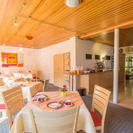 Hotelpension Schroeder 3* فيلنغن