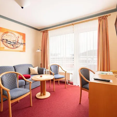 Hotelpension Schroeder 3* فيلنغن